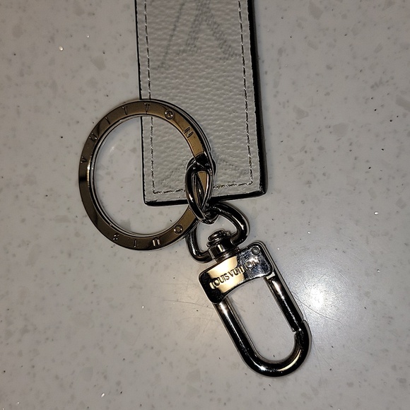 AUTHENTIC LOUIS VUITTON x Virgil Abloh Key chain w/ dust bag limited Edition COA - Picture 5 of 7